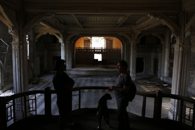 Zamanında binlerce çocuğun eviydi, şimdi kurtarılmayı bekliyor